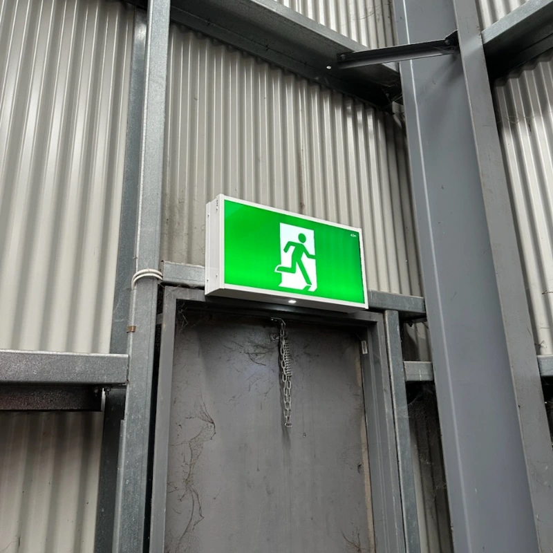 Jumbo exit light install - Mt Derrimut Rd-logotransparent